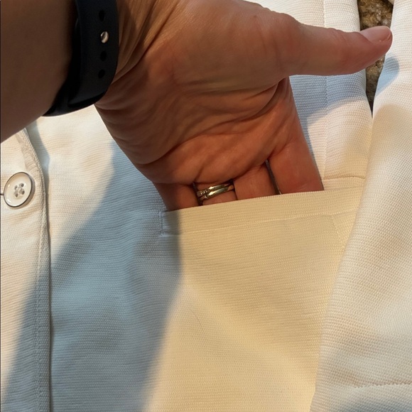 RW&CO. Elegant Off White Blazer - Picture 5 of 16